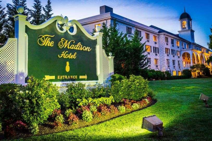 The Madison Hotel Мористаун Екстериор снимка